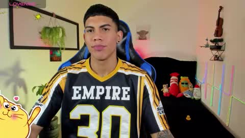 Snapshot of damian_latinxxx chatting on March 2, 5:08 am Damian online show from March 2, 5:08 am