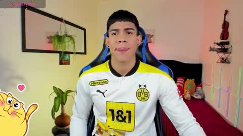 Snapshot of damian_latinxxx chatting on March 4, 3:01 am Damian online show from March 4, 3:01 am