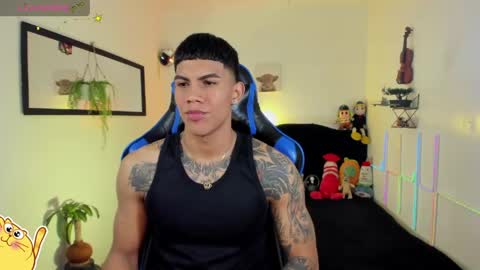 Snapshot of damian_latinxxx chatting on March 9, 3:10 am Damian online show from March 9, 3:10 am