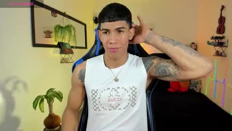 Snapshot of damian_latinxxx chatting on March 18, 3:09 am Damian online show from March 18, 3:09 am
