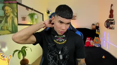 Snapshot of damian_latinxxx chatting on March 26, 3:12 am Damian online show from March 26, 3:12 am