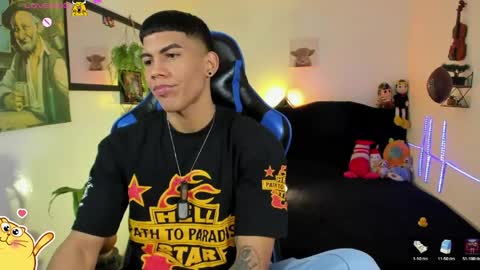 Snapshot of damian_latinxxx chatting on March 27, 3:34 am Damian online show from March 27, 3:34 am