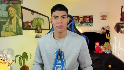 Snapshot of damian_latinxxx chatting on March 31, 3:19 am Damian online show from March 31, 3:19 am