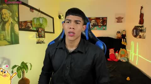 Snapshot of damian_latinxxx chatting on March 31, 6:30 pm Damian online show from March 31, 6:30 pm