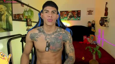 Snapshot of damian_latinxxx chatting on April 6, 5:41 am Damian online show from April 6, 5:41 am