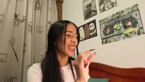 Snapshot of damian_n_lissa chatting on February 13, 1:12 am damian_n_lissa online show from February 13, 1:12 am