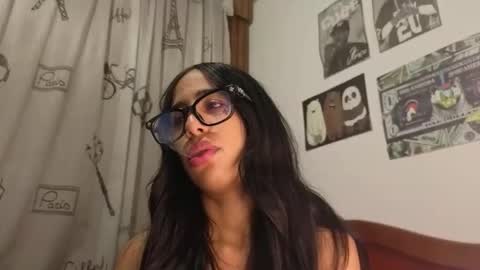 Snapshot of damian_n_lissa chatting on February 16, 1:57 am damian_n_lissa online show from February 16, 1:57 am