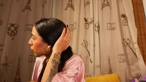 Snapshot of damian_n_lissa chatting on February 19, 1:45 am damian_n_lissa online show from February 19, 1:45 am