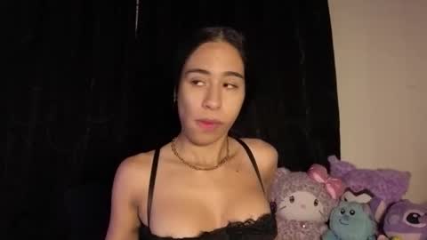 Snapshot of damian_n_lissa chatting on March 30, 11:06 pm damian_n_lissa online show from March 30, 11:06 pm