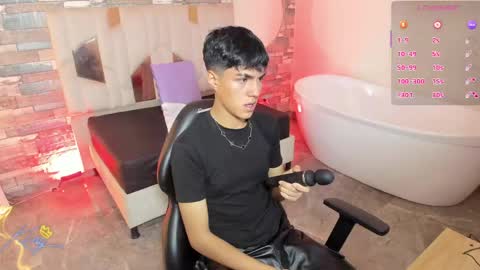 damian_tay online show from April 30, 11:38 am
