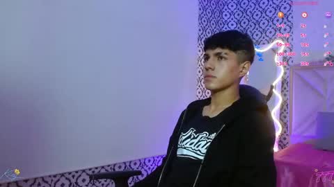 damian_tay online show from May 25, 11:49 am