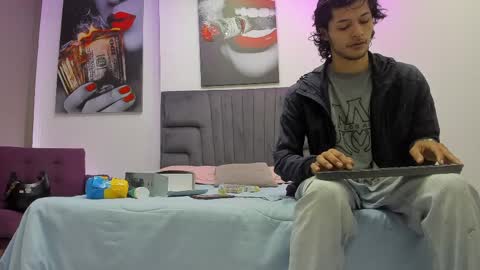 Snapshot of damian_vadim chatting on April 13, 11:16 am Damian Vadim online show from April 13, 11:16 am