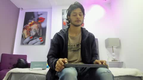 Snapshot of damian_vadim chatting on April 18, 11:03 am Damian Vadim online show from April 18, 11:03 am