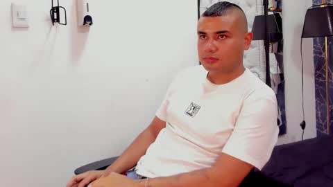 Snapshot of damianblaze_ chatting on September 25, 11:52 pm Damian Blaze online show from September 25, 11:52 pm