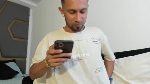 damianlux_ online show from June 16, 7:49 pm