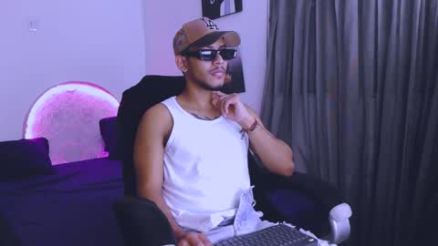 instagram damiannreed. online show from March 5, 1:23 am