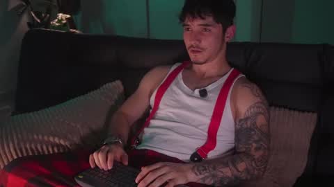 insta damn8   --------  online show from December 21, 12:40 am