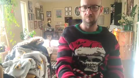 Snapshot of damien_mace chatting on December 25, 2:34 pm damien_mace online show from December 25, 2:34 pm