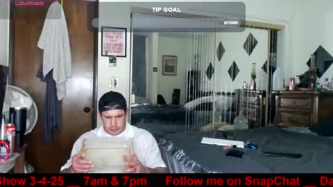 Snapshot of damienslick chatting on March 4, 3:44 am Damien Slick online show from March 4, 3:44 am