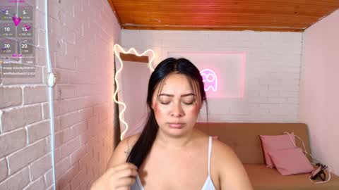 Snapshot of damii_tay chatting on December 21, 9:55 am Damii online show from December 21, 9:55 am