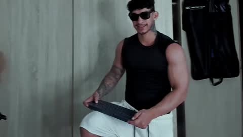 Snapshot of dammianmilleroficial chatting on September 29, 7:40 pm INSTAGRAM  DAMMIANMILLEROFICIAL online show from September 29, 7:40 pm