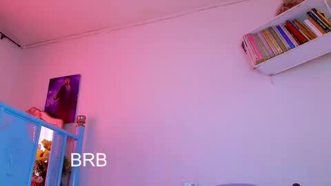 damn_milaa online show from November 6, 6:53 pm