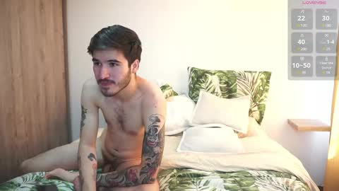 Snapshot of damon_frost chatting on January 18, 4:10 pm damon_frost online show from January 18, 4:10 pm