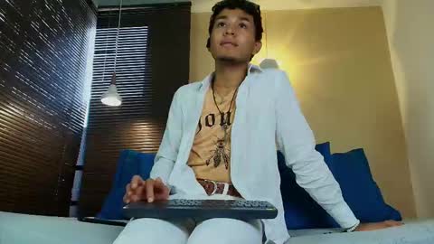 Snapshot of damon_salvarote_s chatting on March 23, 7:18 pm Damon Salvatore online show from March 23, 7:18 pm