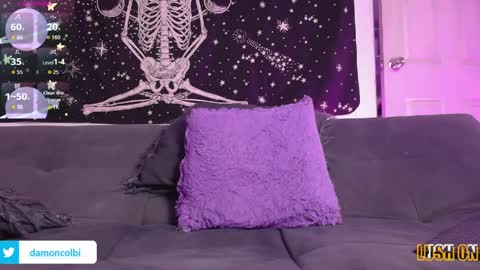 Snapshot of damoncolbi chatting on April 24, 12:24 am damoncolbi online show from April 24, 12:24 am