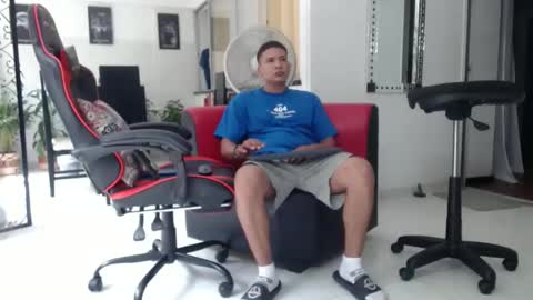 Snapshot of damyan_2003 chatting on January 3, 5:31 pm damyan_2003 online show from January 3, 5:31 pm