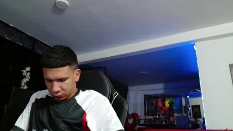 damyan_2003 online show from November 14, 3:16 am