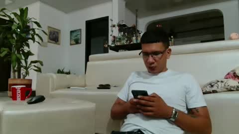 damyan_2003 online show from March 7, 12:02 pm