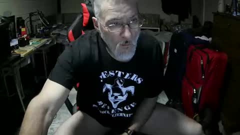 Snapshot of dan137111 chatting on April 29, 11:25 am dan137111 online show from April 29, 11:25 am