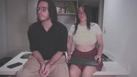 Snapshot of dan_and_daya chatting on November 21, 8:57 am AbyssVoid online show from November 21, 8:57 am