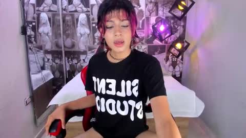 D A N online show from November 25, 11:16 pm