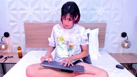 D A N online show from December 5, 1:03 am