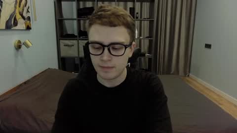 Snapshot of dan_leeroy chatting on December 19, 10:42 pm Dany online show from December 19, 10:42 pm
