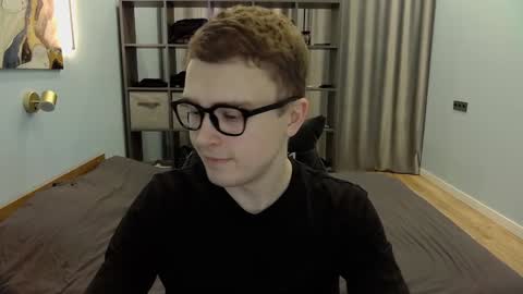 Snapshot of dan_leeroy chatting on December 20, 9:39 pm Dany online show from December 20, 9:39 pm