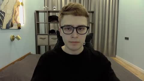 Snapshot of dan_leeroy chatting on December 21, 9:58 pm Dany online show from December 21, 9:58 pm