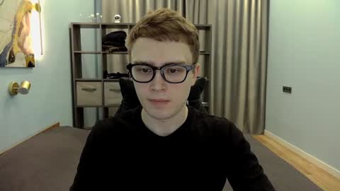 Snapshot of dan_leeroy chatting on December 24, 10:39 pm Dany online show from December 24, 10:39 pm