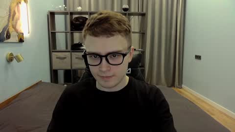 Snapshot of dan_leeroy chatting on January 2, 2:11 am Dany online show from January 2, 2:11 am