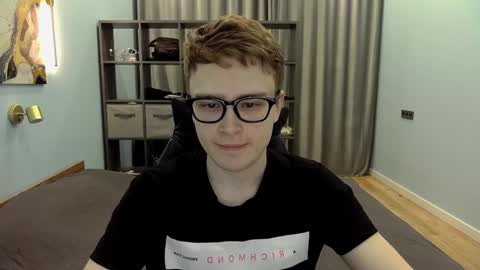 Snapshot of dan_leeroy chatting on January 27, 9:44 pm Dany online show from January 27, 9:44 pm