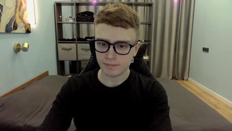 Snapshot of dan_leeroy chatting on February 2, 10:28 pm Dany online show from February 2, 10:28 pm