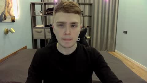 Snapshot of dan_leeroy chatting on February 6, 12:22 am Dany online show from February 6, 12:22 am
