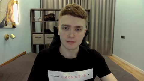 Snapshot of dan_leeroy chatting on February 6, 10:43 pm Dany online show from February 6, 10:43 pm