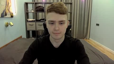 Snapshot of dan_leeroy chatting on February 8, 1:32 am Dany online show from February 8, 1:32 am