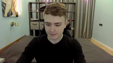 Snapshot of dan_leeroy chatting on February 13, 4:00 am Dany online show from February 13, 4:00 am