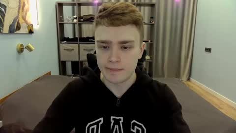 Snapshot of dan_leeroy chatting on February 17, 10:25 pm Dany online show from February 17, 10:25 pm