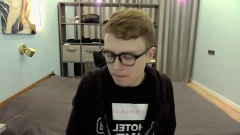 Snapshot of dan_leeroy chatting on March 3, 9:59 pm Dany online show from March 3, 9:59 pm