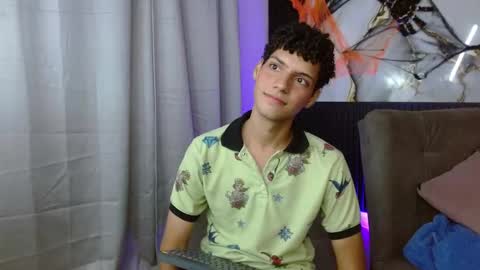 Snapshot of dan_sweetboy chatting on October 24, 9:55 pm Daniel  online show from October 24, 9:55 pm